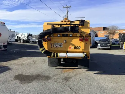 Used 2001 INTERNATIONAL 4000 Street Sweeper North Carolina US | Levan Equipment #1546311