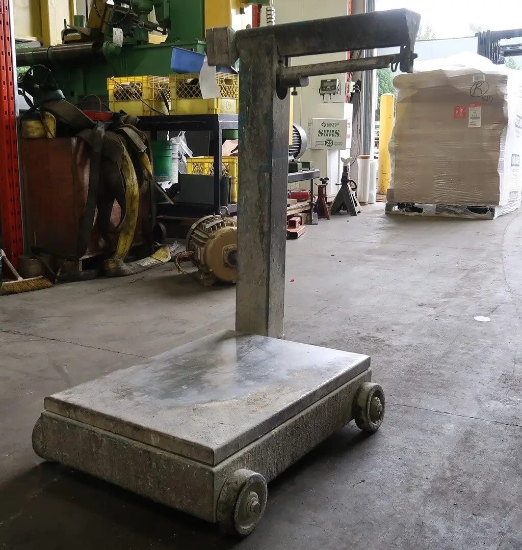 Platform Scale w/ Wheels