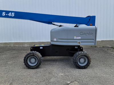 USED 2015 Genie S-45