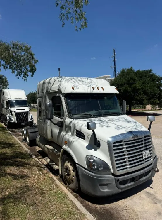 Used 2016 FREIGHTLINER CASCADIA Miscellaneous Trucks/Trailers Texas US | Revelation Machinery #1146650