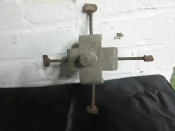 1862-385 RARE ANTIQUE ORNAMENTAL & ENGINE TURNING WORK HOLDING VISE