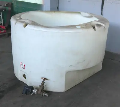 SPC9127  Tank 400 gallon vertical tank, poly, flat