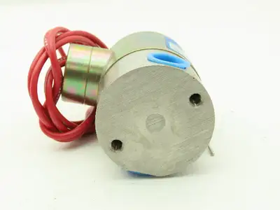 Honeywell Skinner V5D34040 Solenoid Valve 2-Way (NC) 120VAC 50 PSI 1/4" NPT