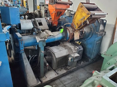 NRM 4 1/2 Rubber Extruder