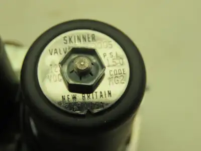 Honeywell Skinner MBD009 Solenoid Valve 4-Way Assembly NO 12VDC 150 PSI MBD005