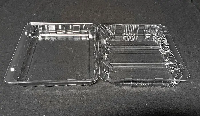 NEW, in-the-box — Commercial Packaging: 3 Sliced Loaf Center See-Thru Clamshell