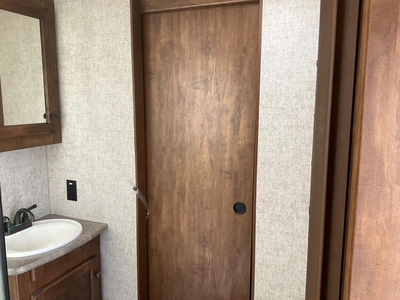 USED 2016 KEYSTONE SPRINTER SERIES M-299
