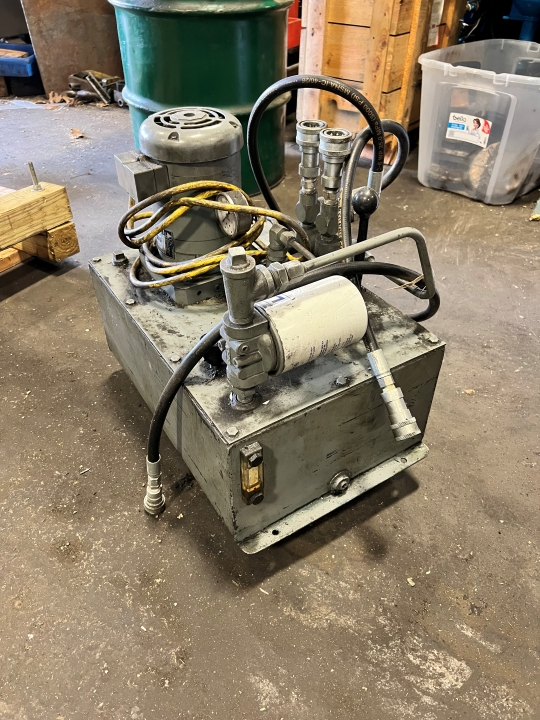 Used 1986 UNKNOWN T423L Injection Molding Machines | Hunter Plastics #788746