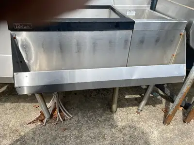 Used Perlick Used 36" Perlick Stainless Steel Under Bar Ice Bin with Speed Rail - SS102 Bar Equipment Illinois US | Falcon Restaurant Supply #1376025