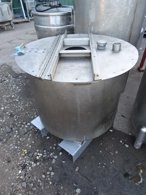 350L S/S Enclosed  Portable Tank