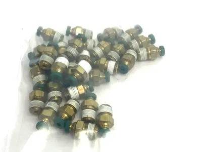 USED PARKER PRESTOLOK STRAIGHT FITTING 1/8" TO 1/8" MALE THREAD