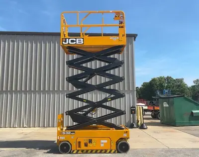 USED 2023 JCB S3246E