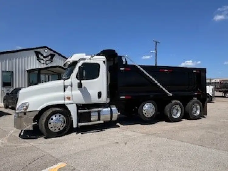 Used 2018 FREIGHTLINER CASCADIA CA125DC Dump trucks Texas US | MCO Truck & Equipment #1513779