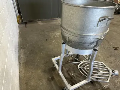 Hobart 140 Qt Bowl & Paddles