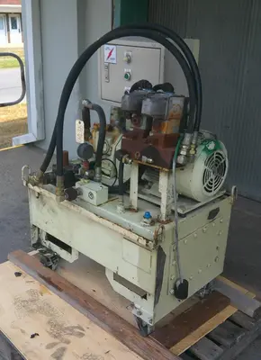 SPC9247  Pump 7.5 hp Daikin hydraulic power unit, 30 gal reservoir tank