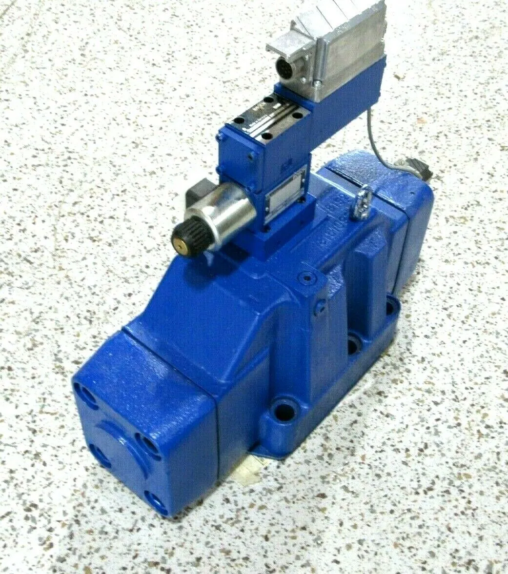 NEW BOSCH REXROTH 4WRLE32W5-600SJ-3XG24EK0/A1WX02M-745 CONTROL VALVE 0811404503