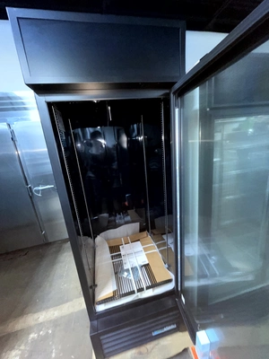72-0368 True GDM-23FC-HC-TSL-01 Single Door Self Contained Cooler
