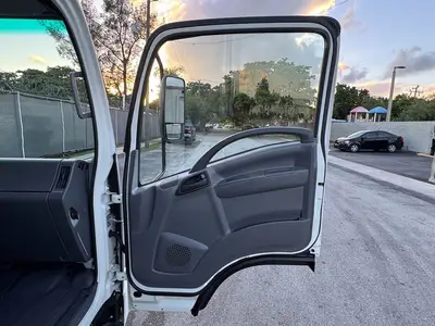 Used 2019 ISUZU NQR Reefer Trucks Florida US | Truck and Van Outlet #1509201