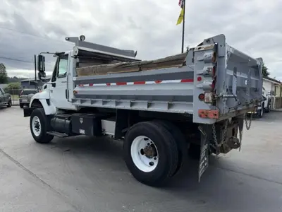 Used 2006 INTERNATIONAL 7400 Bucket (boom) trucks Washington US | Puget Sound Truck Sales #1541017