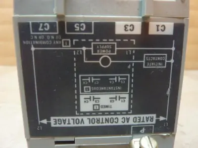 USED ALLEN BRADLEY 700-RT00N000A1 SER B