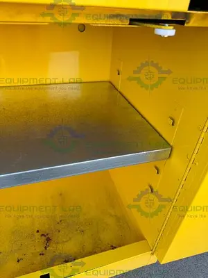 USED JUSTRITE 892320 FLAMMABLE LIQUID STORAGE CABINET 22 GALLON W/ SHELF, KEY