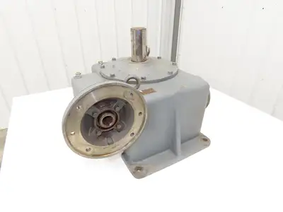 Double Reduction Gearbox 210:1 Ratio Reducer 8 RPM 182TC Vertical Output Shaft