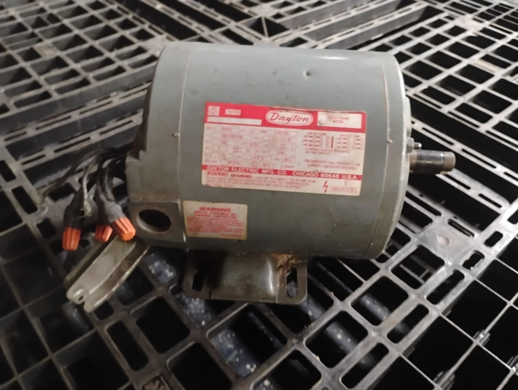 USED Dayton 2N878J