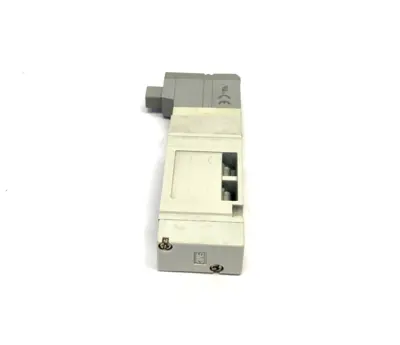 SV2100-5FU | SMC  Pneumatic Solenoid Valve, 2-Position Single - Used