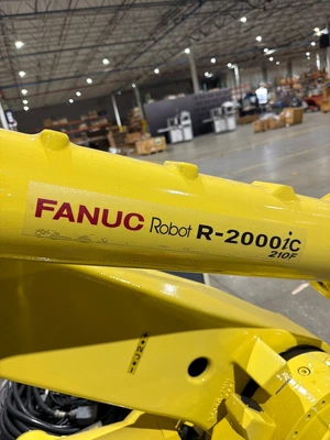 USED FANUC R-2000IC/210F