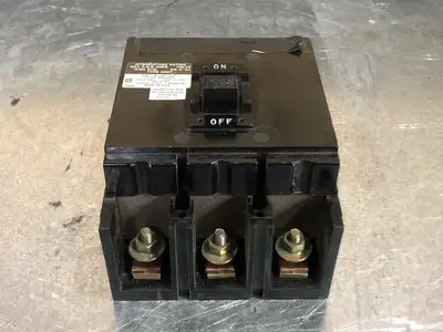 USED SQUARE D Q2M3225MT