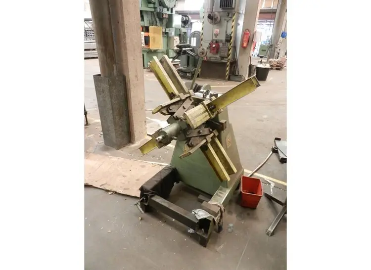 Used ZM 2 TON Coil Cradles & Straighteners BE | Apt International N.V #362590