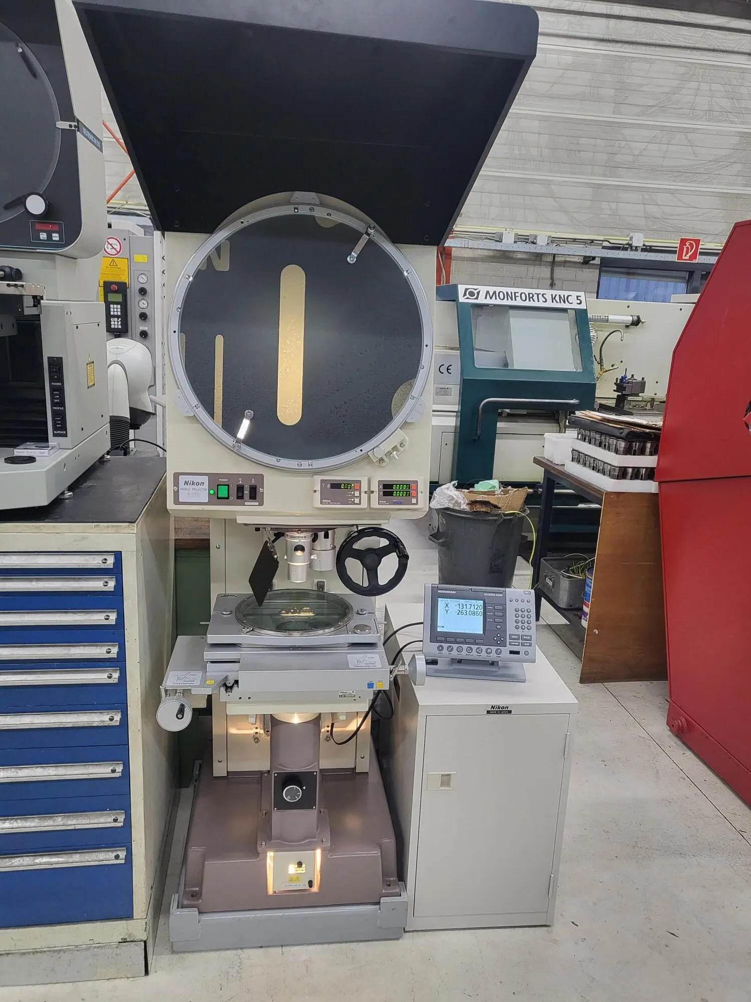 USED NIKON V-20 B