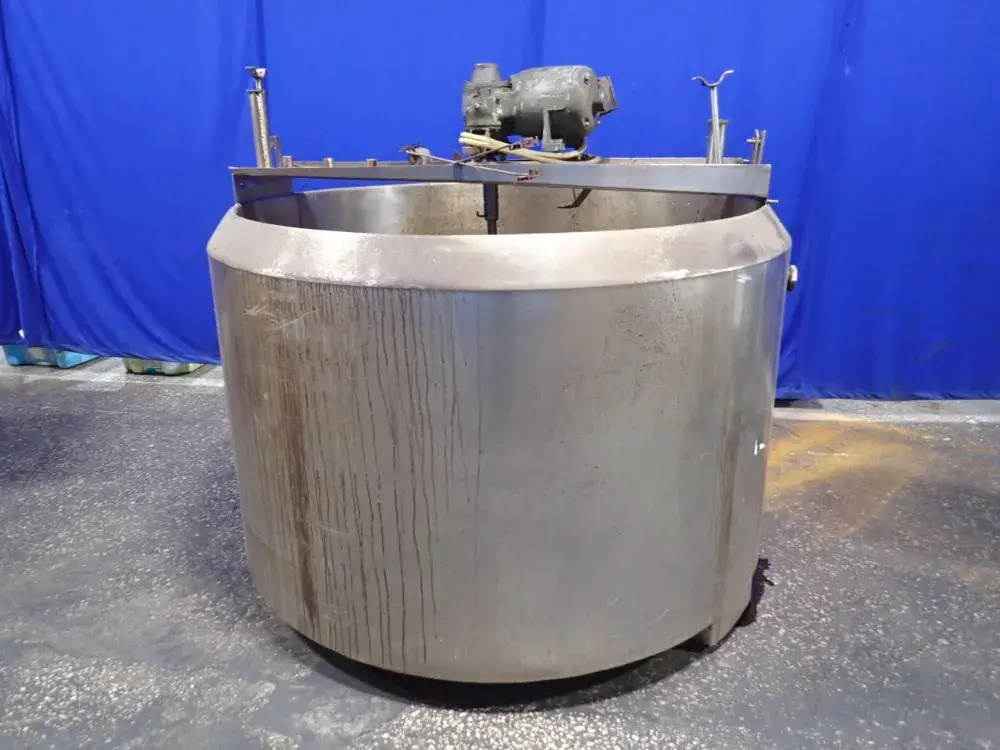 65" X 65" X 38" Jacketed Mixing Tank