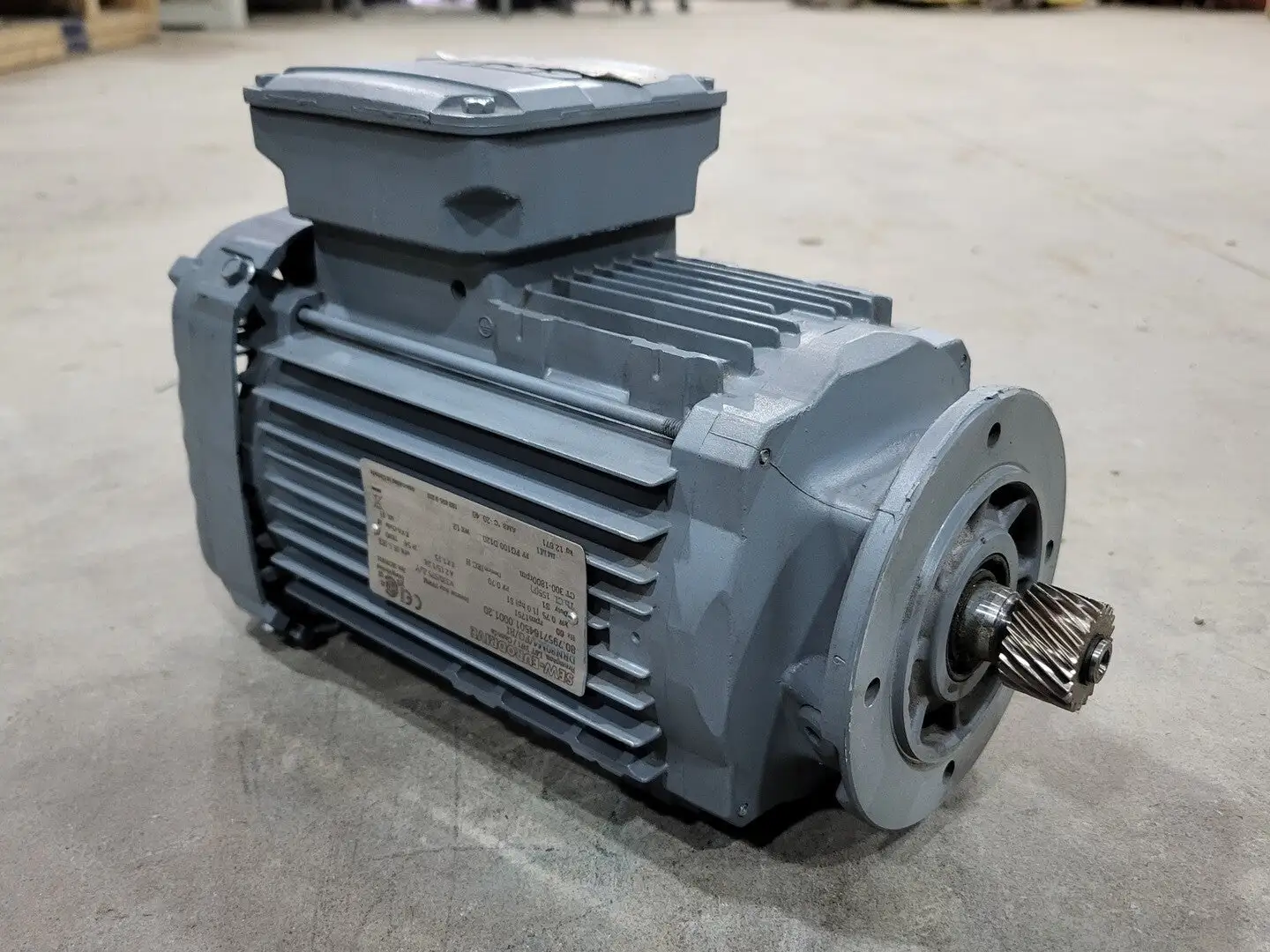NEW SEW-EURODRIVE DRN80M4/FG/R1