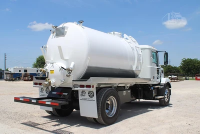 New | in-Stock 2027 MACK MD7 Septic/Sewer/Vacuum Trucks Texas US | Roll Off Truck World #1491897