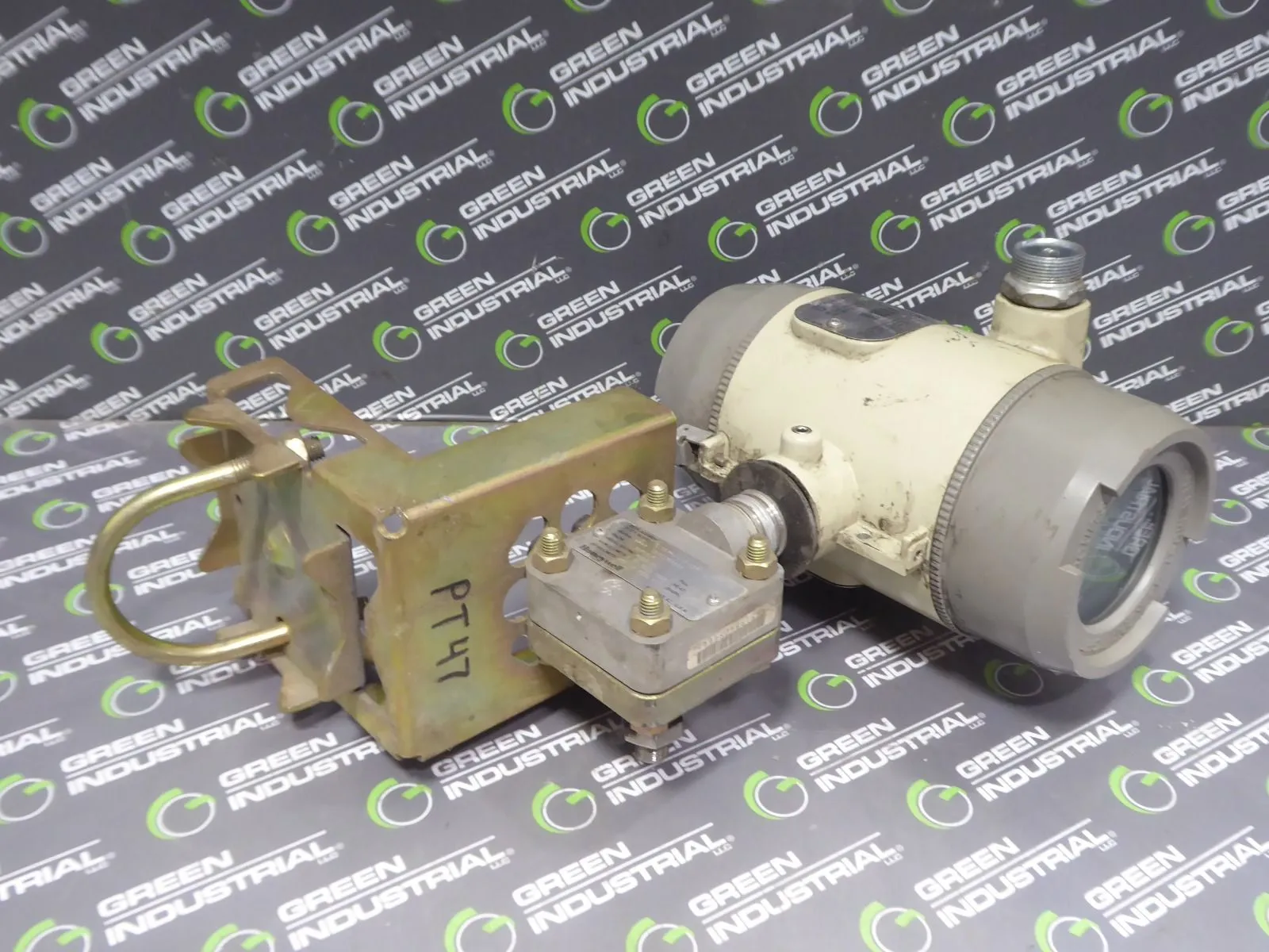 Honeywell STG674-A1G-00000-MB.SM.F1C3514F Smart Pressure Transmitter SkR Used