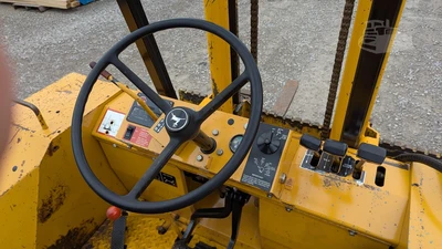 USED 1994 DEERE 482C