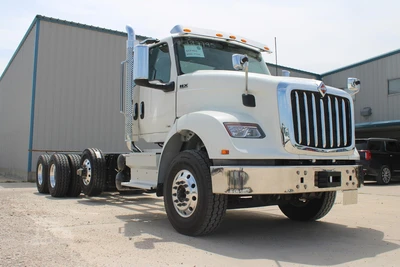 New | in-Stock 2026 INTERNATIONAL HX Cab Chassis trucks Texas US | Roll Off Truck World #1491798