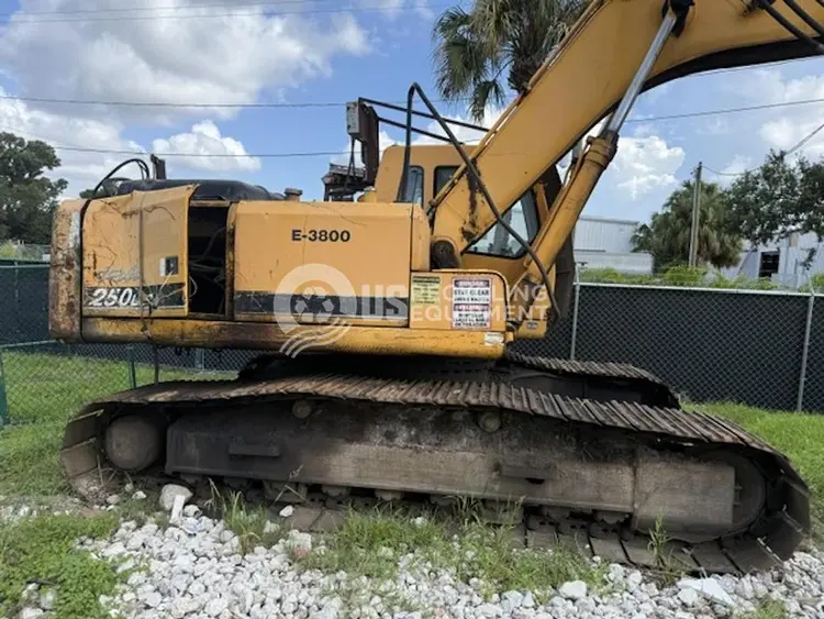 Used 2005 HYUNDAI 250LC EXCAVATOR WITH GRAPPLE Crawler Excavators Florida US | US Recycling Equipment #1411248