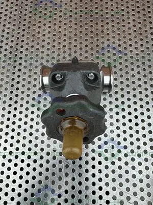 USED ITT PURE FLO 316L STAINLESS STEEL  DIAPHRAGM VALVE W/ 1" SANITARY FITTING