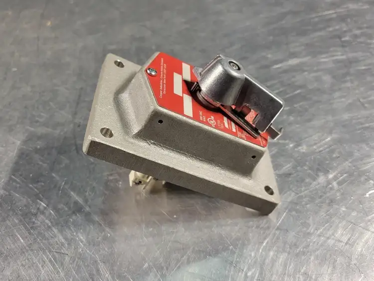 Used CROUSE-HINDS DSD923SA Switchgears British Columbia CA | Lenmark #239304