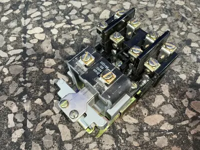 Used GENERAL ELECTRIC CR2810A14AC Relays & Switches Ohio US | HGR 24 #1485352