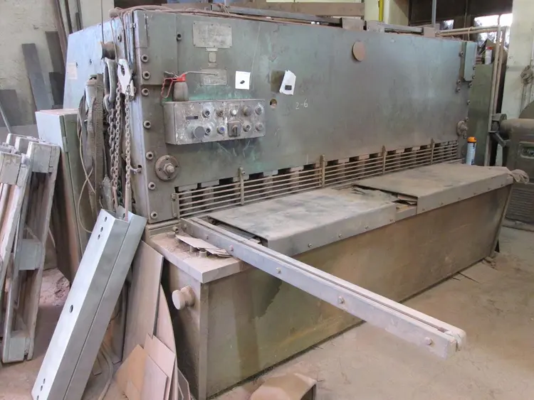 Used 1988 _UNKNOWN_ FG 825 Sheet Metal Shears CZ | Amaron s.r.o. #1068232