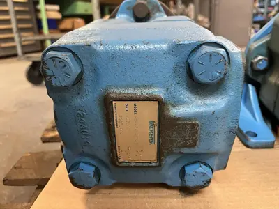 Used VICKERS 45V42A-1A22R Pumps | Surplus Asset Holdings #1206218