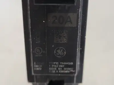 Used GENERAL ELECTRIC THHQB120 Switchgears British Columbia CA | Lenmark #241436