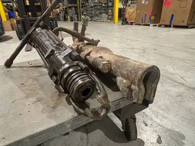 Used Chicago Pneumatic Jack Demolition Hammer & Bit Set Hammers Michigan US | Maverick Industrial Sales #1397886