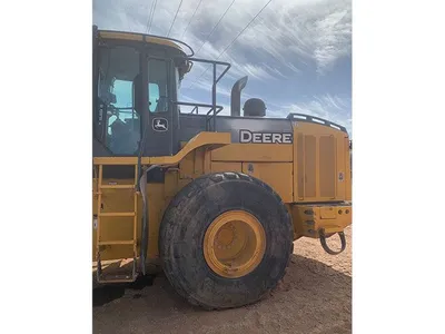 2015 John Deere 824K-II