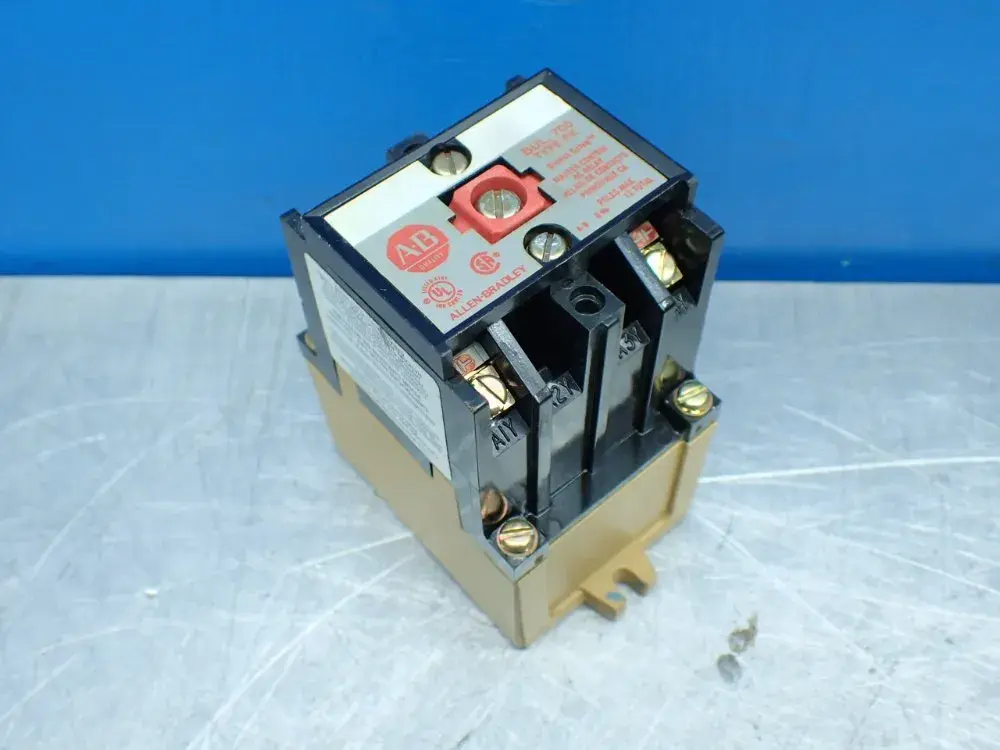 NEW ALLENBRADLEY 700PK200A1