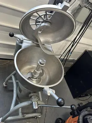 Hobart VCM-25 25 Quart Aluminum Cutter/Mixer