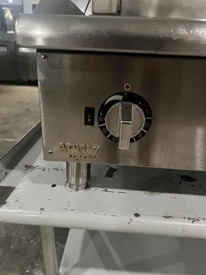 Used APW _UNKNOWN_ Commercial Flat Top Griddles Florida US | BAM Discount Restaurant Equipment #1383917